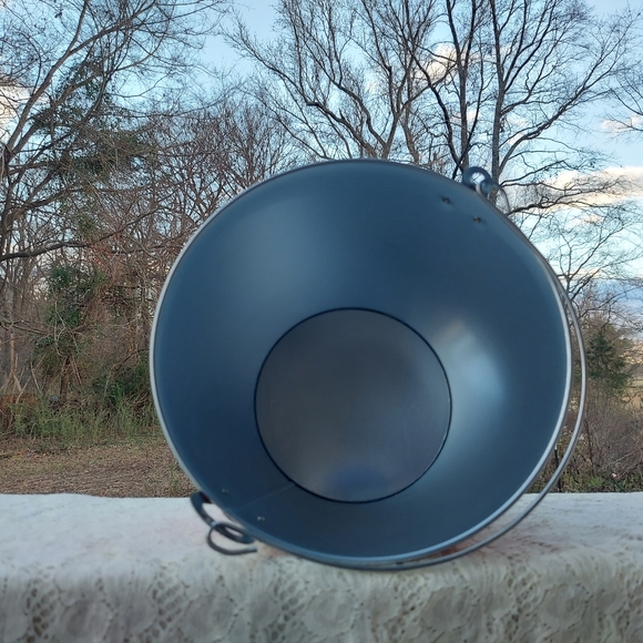 Decorative Sriracha Tin Bucket Advertising Collectible Red and White Hot Sauce - Picture 5 of 8